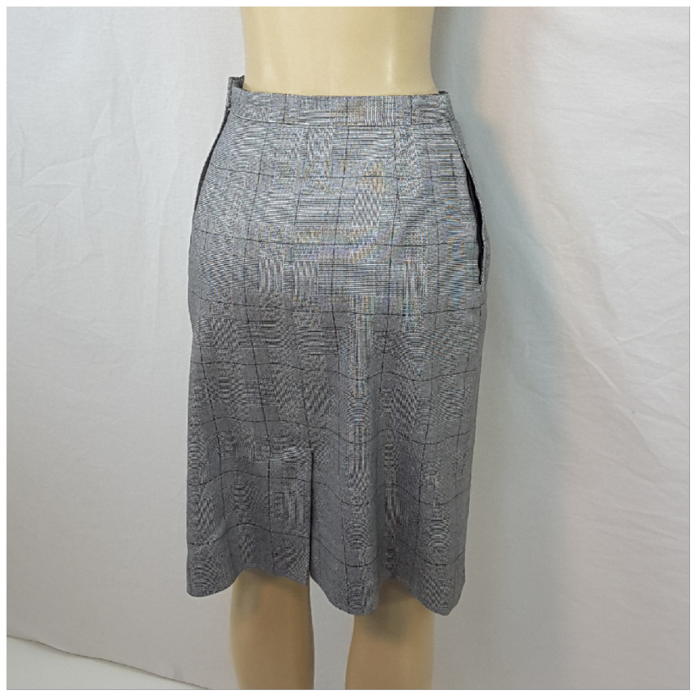 NEW YORK & CO, POCKETS Checkered Skirt, size 11 - Picture 5 of 8